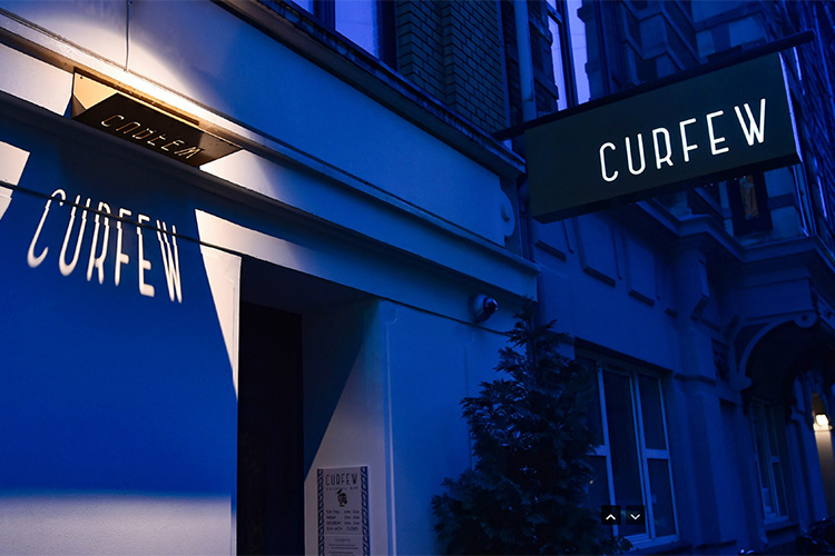 Curfew Bar. Noche en Copenhague